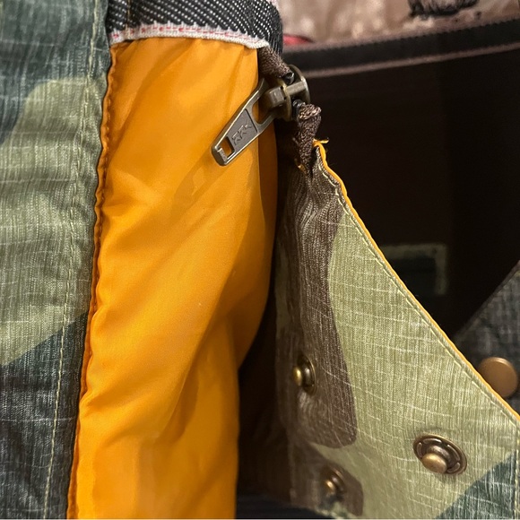 Burton Gore-Tex Jacket - Great Condition - Picture 5 of 10